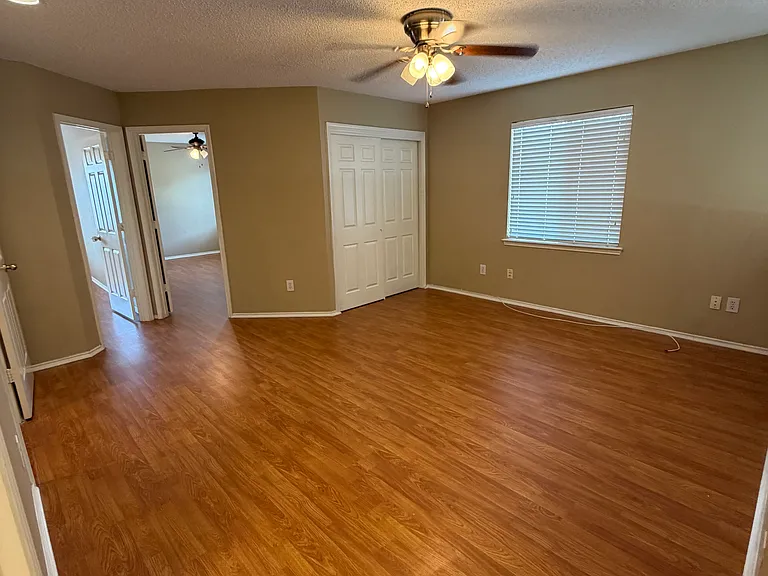 705 Cimarron Trl — Photo 17