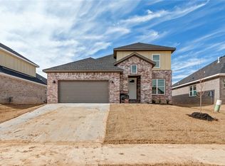 1051 Mammoth St, Centerton, AR 72713
