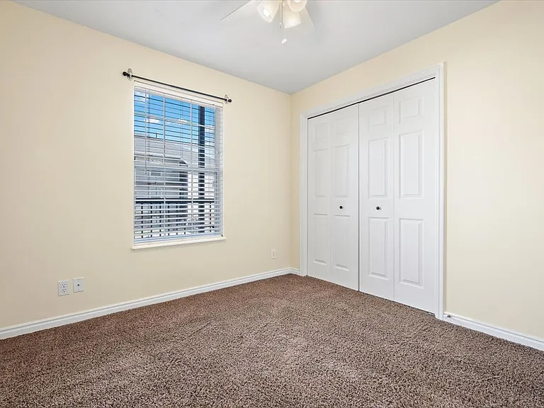 876 N 600 W #29 — Photo 11