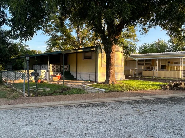 30 Tumbleweed Dr, Kerrville, TX 78028