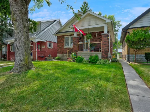 987 Curry Ave, Windsor, ON N9B 2C4