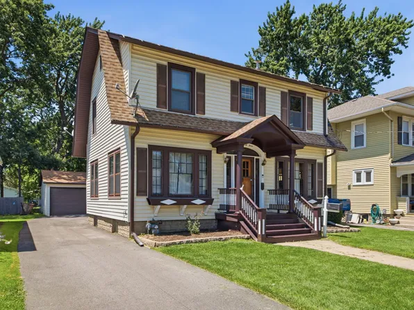 933 Lebanon St, Aurora, IL 60505
