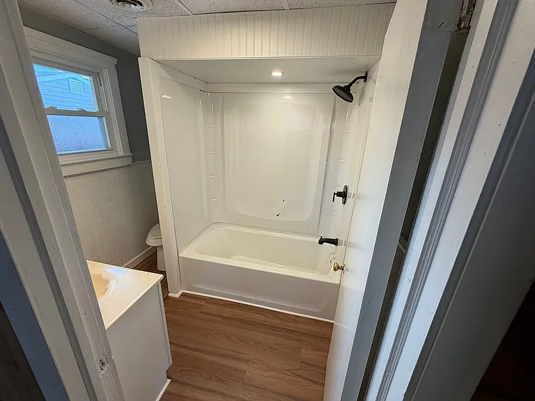 46 S Kendall Ave — Photo 15