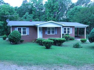214 Cromer Rd, Hodges, SC 29653