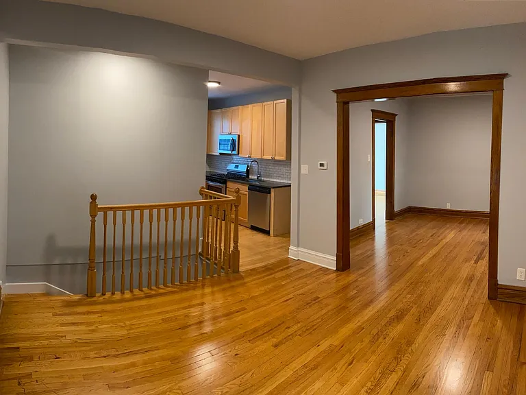 3739 N Greenview Ave #1R — Photo 3
