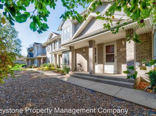 1827 Earl Rd, Iowa City, IA 52246