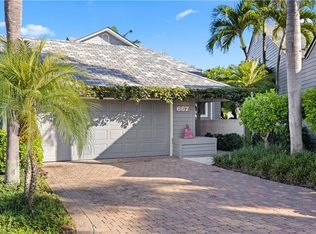 667 Bridgeway Ln, Naples, FL 34108