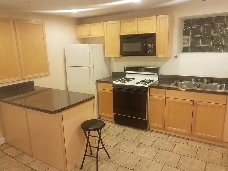 1919 N Fairfield Ave #G — Photo 2
