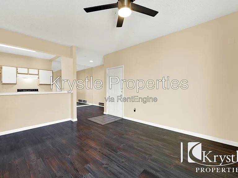 1201 Glen Cove Pkwy #1106 — Photo 2