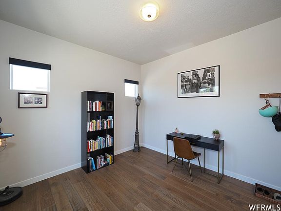 5th image of 2321 E John Holladay Ct