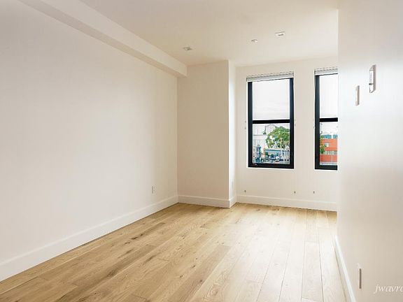 4th image of 1801 Mission St #404