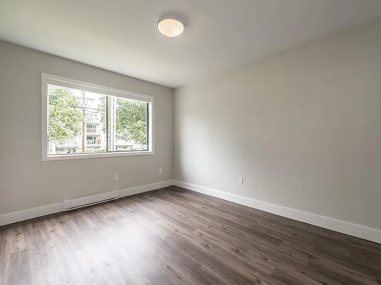 2648 Graham St #401 — Photo 11