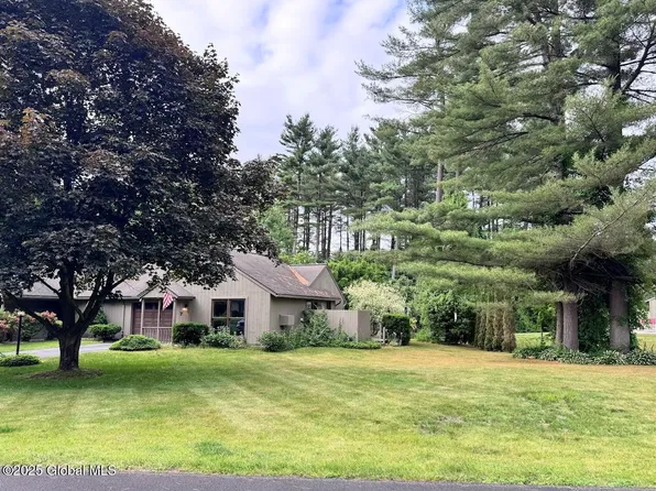7 Queen Ann Court, Queensbury, NY 12804