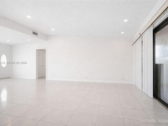 5th image of 550 NE 173rd St