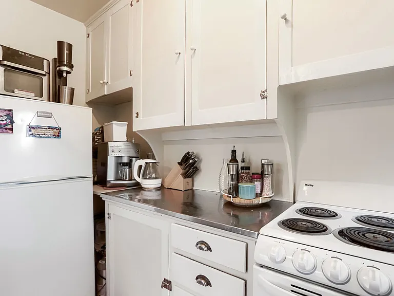 805 Bowen St #4 — Photo 4