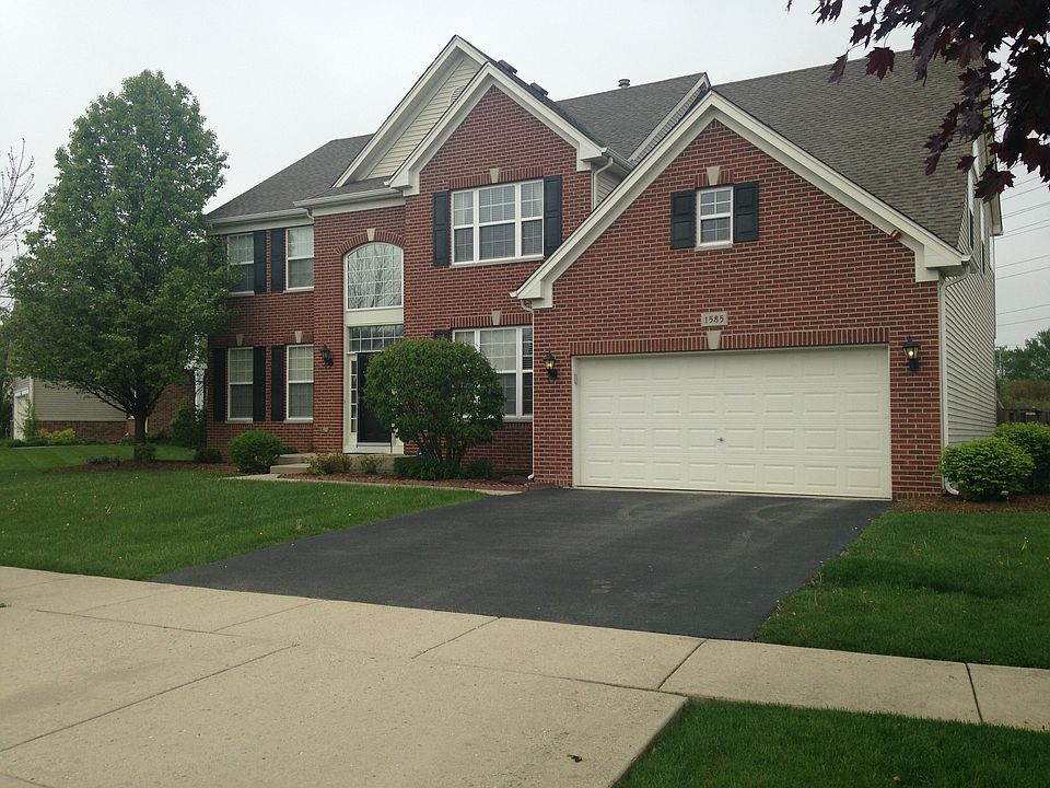 1st image of 1585 Russell Dr