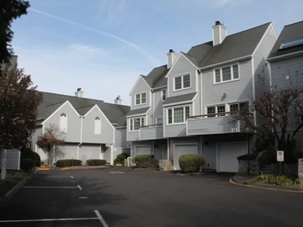 16 Wilton Crst, Wilton, CT 06897