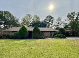 300 Delwood Dr, Longview, TX 75605