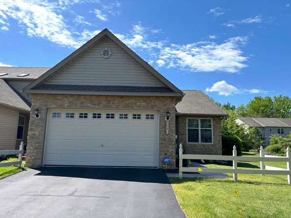 3047 Village Dr, Center Valley, PA 18034