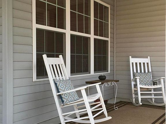 Front porch (covered)