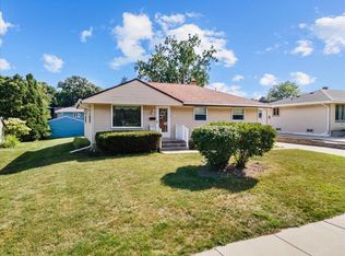 N89W15729 Cleveland Ave, Menomonee Falls, WI 53051