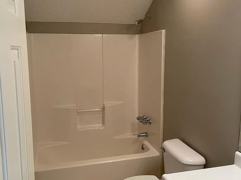 438 Joshua Ct — Photo 7