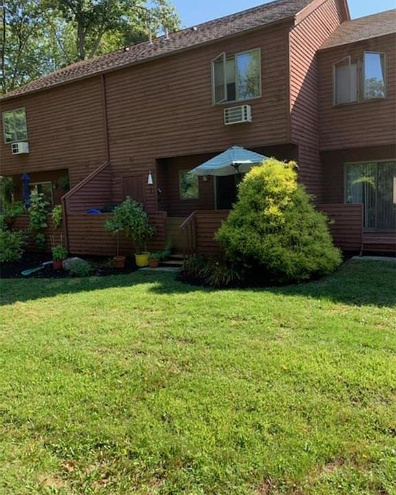 2nd image of 348 Boston Post Rd APT B10