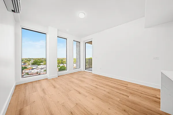 Living room, photo 2
