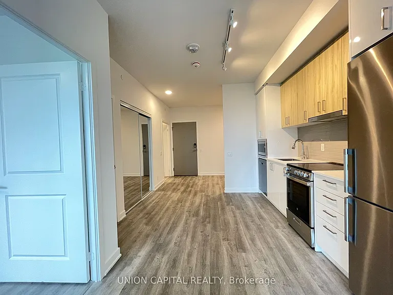 50 Upper Mall Way #1403 — Photo 18