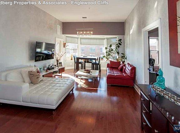 3rd image of 20 Avenue At Port Imperial APT 510