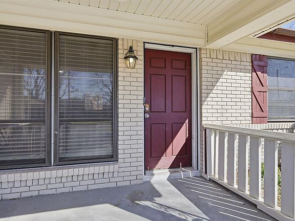 4th image of 242 W Cober Dr