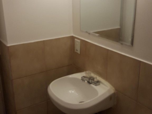 5th image of 15872 Burgess St