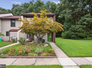 28 W Azalea Ln, Mount Laurel, NJ 08054