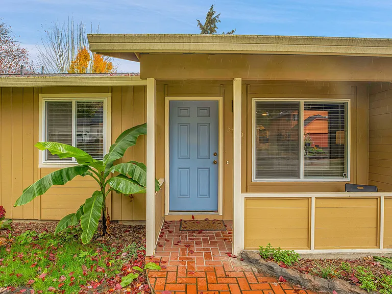 5550 SE Foxfire St — Photo 2