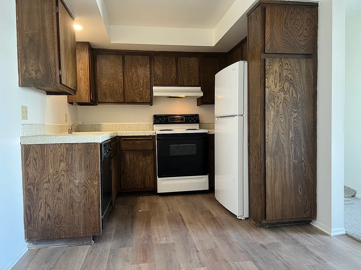 Building Photo - Ellwood Beach Dr