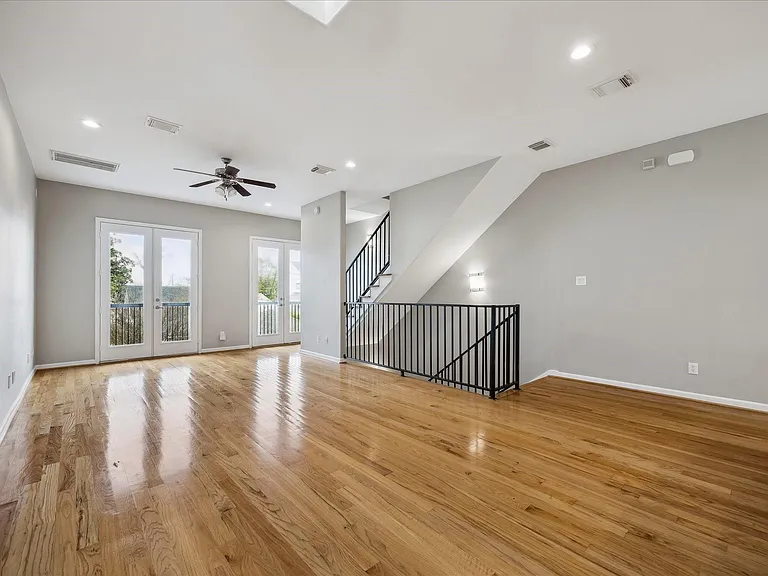 802 Waverly St #D — Photo 3