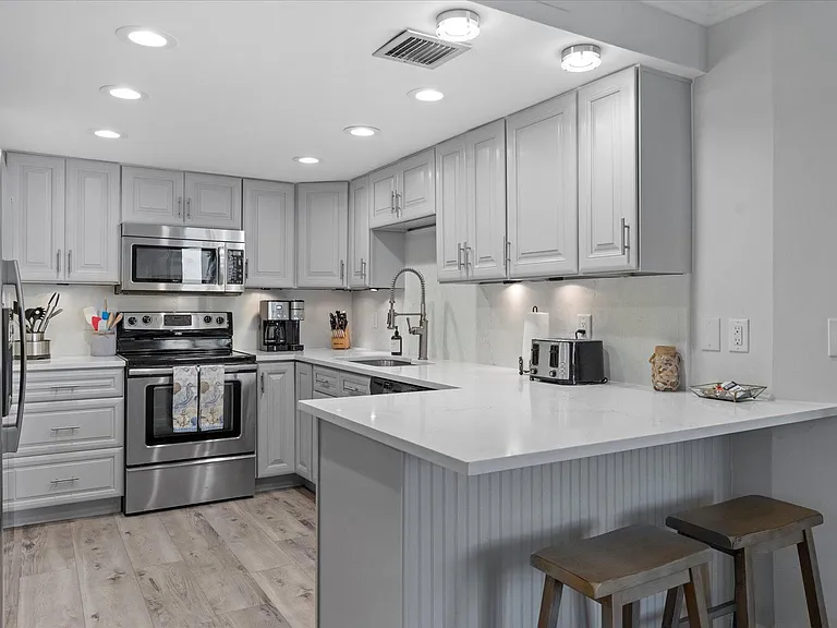 2800 N Ocean Dr #A17B — Photo 26