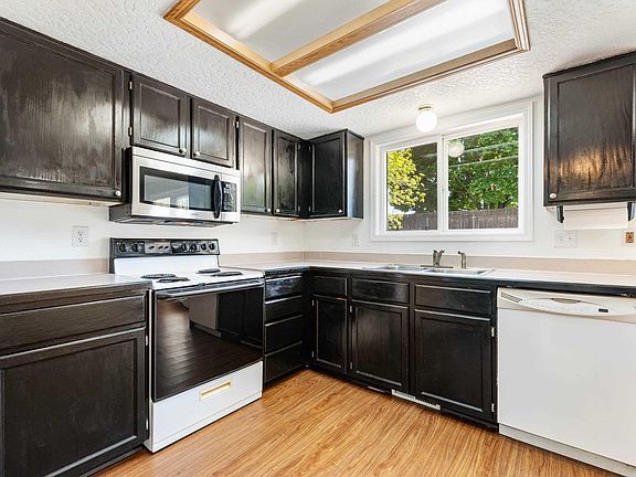 4th image of 1661 E Pineridge Dr