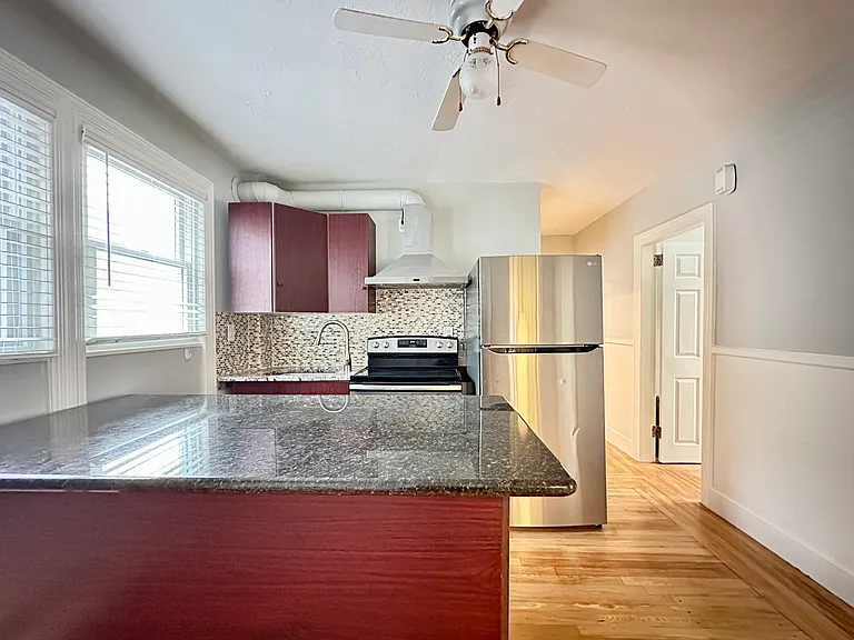 419 Maple Ave #A — Photo 8
