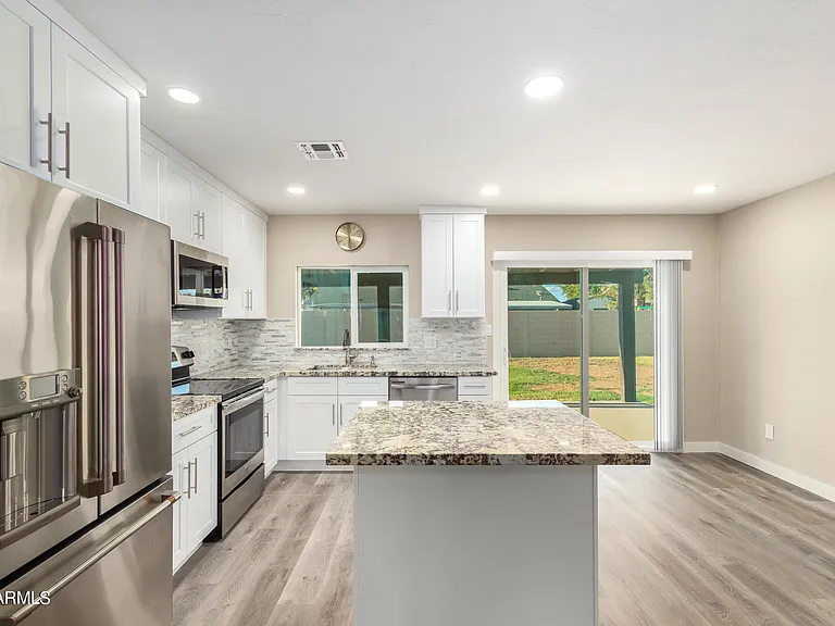 1602 W Rockwood Dr — Photo 15