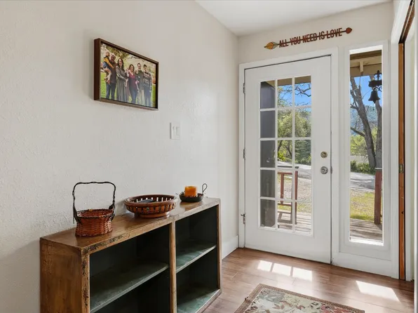 40883 Goldside Dr, Oakhurst, CA 93644