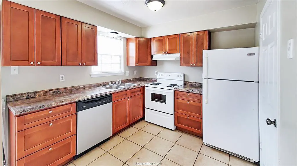 2 bed, 4176 sqft, $950 — Photo 4