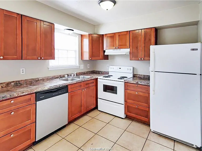 1908 Barak Ln #15 — Photo 4