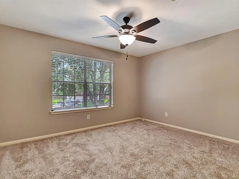 5410 Spring Oak Dr — Photo 36