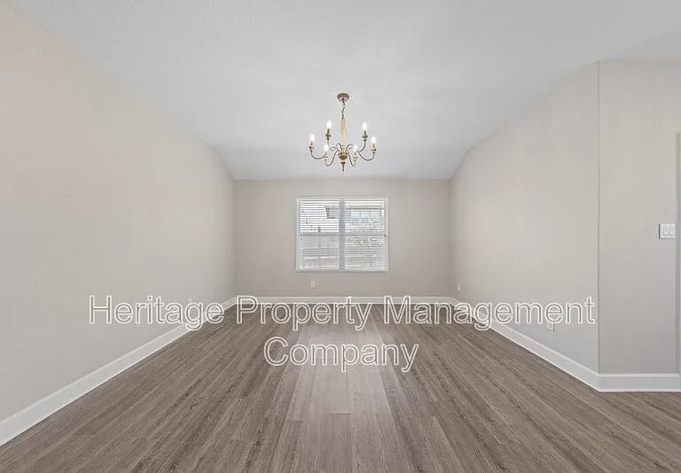 6083 Akin Cir — Photo 13