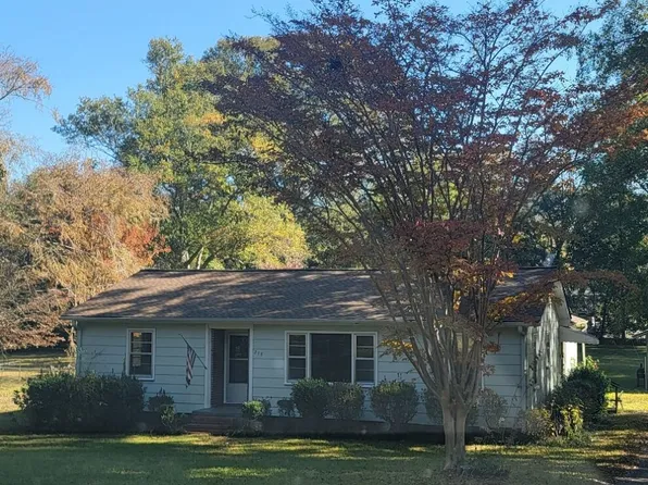 215 Poplar Cir, Lagrange, GA 30241