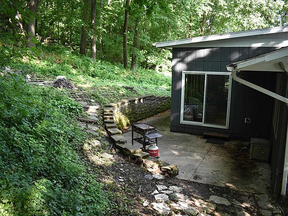 4th image of 3626 River Rd