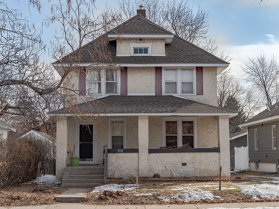 1st image of 916 11th Ave S