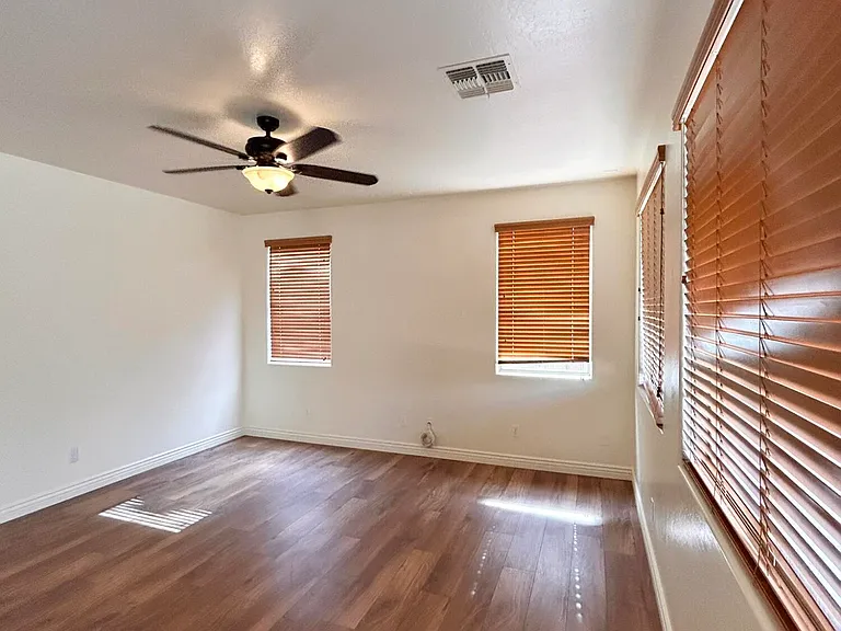 2692 E Vermont Ct — Photo 10
