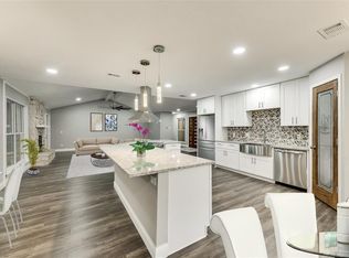 5 Devonshire Dr, Bedford, TX 76021